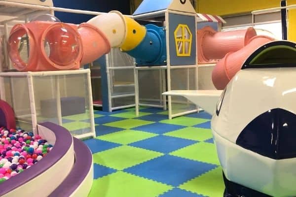 Need an indoor kid friendly location to take your kids to hang out and play during the cold weather?