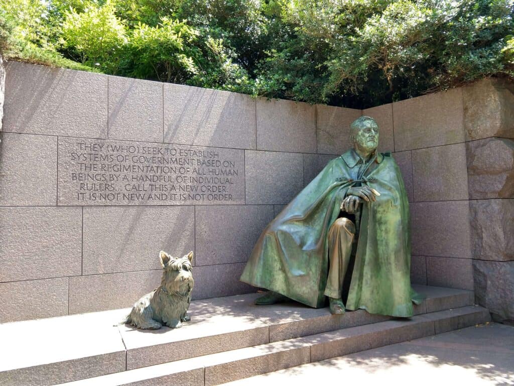 Roosevelt Sculpture at Roosevelt Memorial
